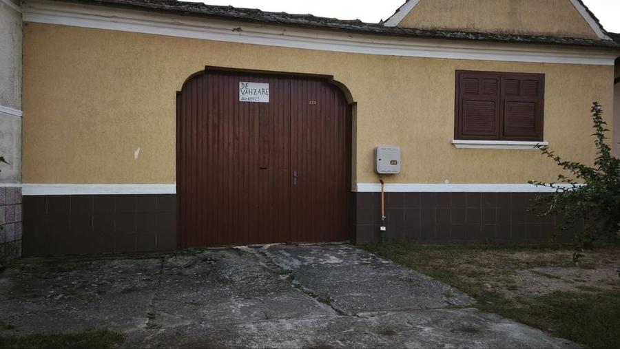 Casă cu 4 camere în Pianu