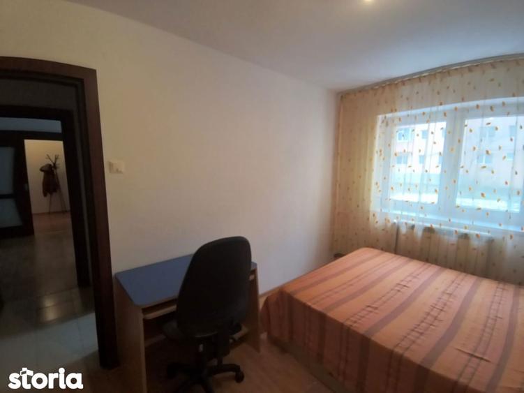 Apartament cu 2 camere semidecomandat, mobilat în Central
