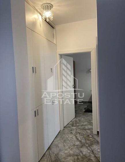 Apartament cu 3 camere decomandat în Girocului