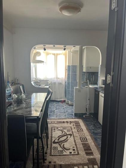 Apartament cu 2 camere semidecomandat, mobilat în Central