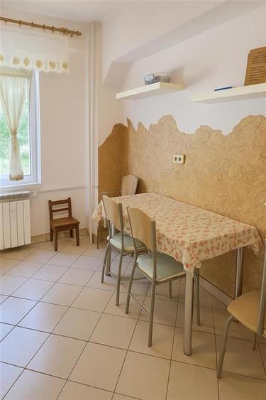 Apartament cu 3 camere decomandat în Valenta