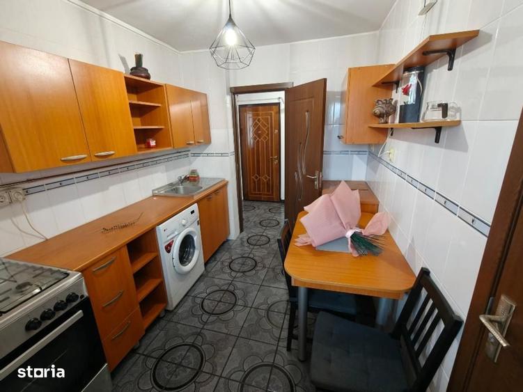 Apartament cu 2 camere decomandat în Teiul Doamnei