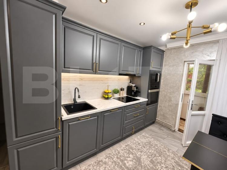 Apartament cu 3 camere decomandat, mobilat în Micro 4