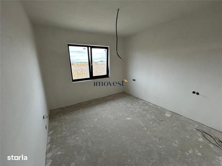 Casă cu 4 camere cu Teren 350 Mp în Odoreu