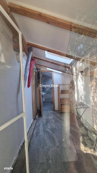 Casă cu 2 camere cu Teren 500 Mp în Central