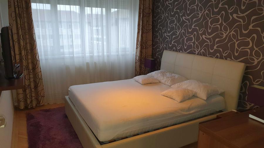 Apartament cu 3 camere decomandat, mobilat în Cetății
