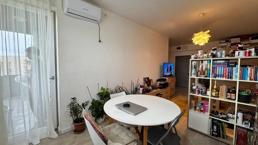 Apartament cu 2 camere nedecomandat în Central