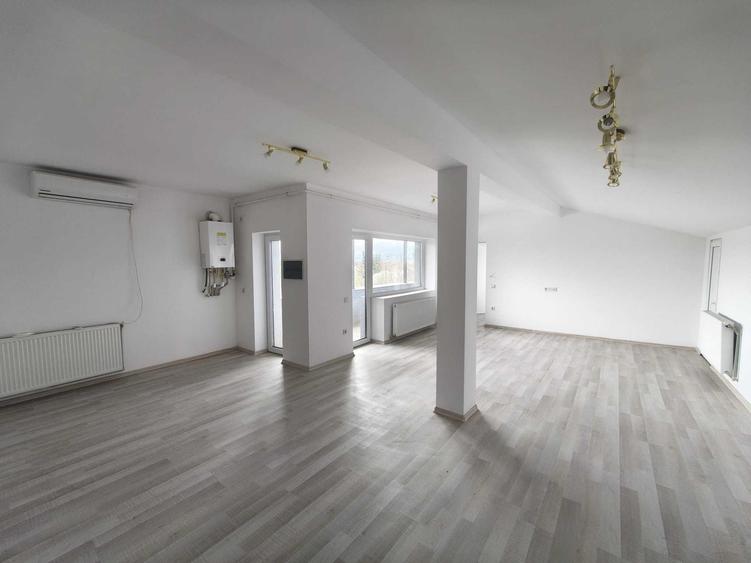 Casă cu 4 camere în Lăpuș