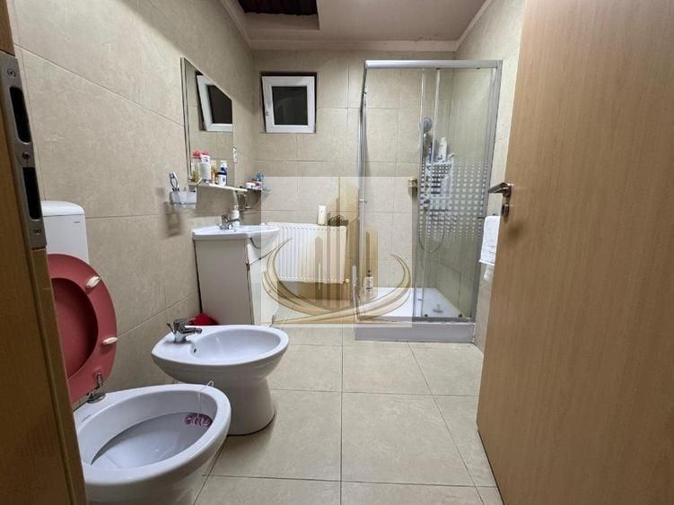 Casă individuală cu 5 camere cu Canalizare în Șagului