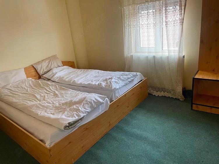 Casă cu 12 camere cu Teren 360 Mp în Rânca