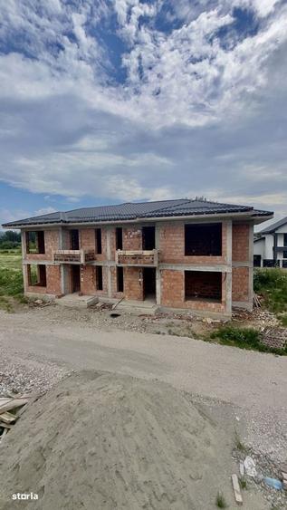 Casă cu 4 camere cu Teren 265 Mp în Bujoreni