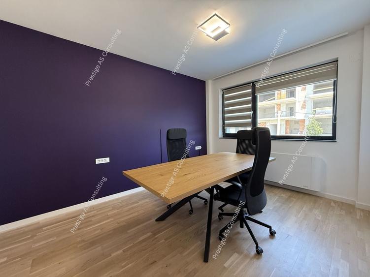 Apartament cu 3 camere semidecomandat, mobilat în Aradului