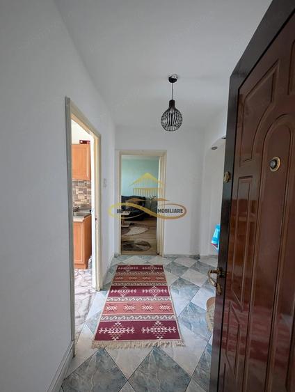 Apartament cu 3 camere decomandat în 9 Mai