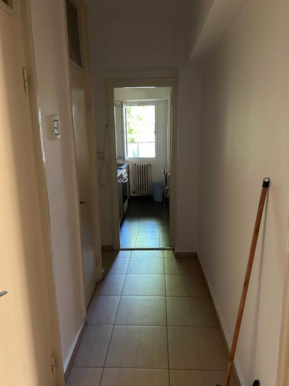 Apartament cu 3 camere semidecomandat în Boldești