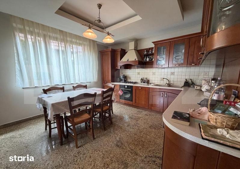 Casă cu 4 camere cu Teren 377 Mp în Lipoveni