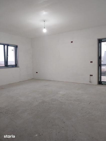Casă cu 3 camere cu Teren 500 Mp în Dumești