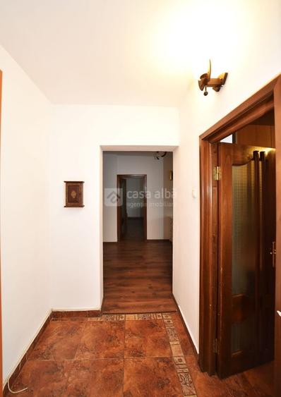 Apartament cu 4 camere decomandat, mobilat în Gară