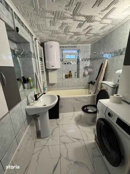 Casă cu 4 camere cu Teren 1160 Mp în Podari