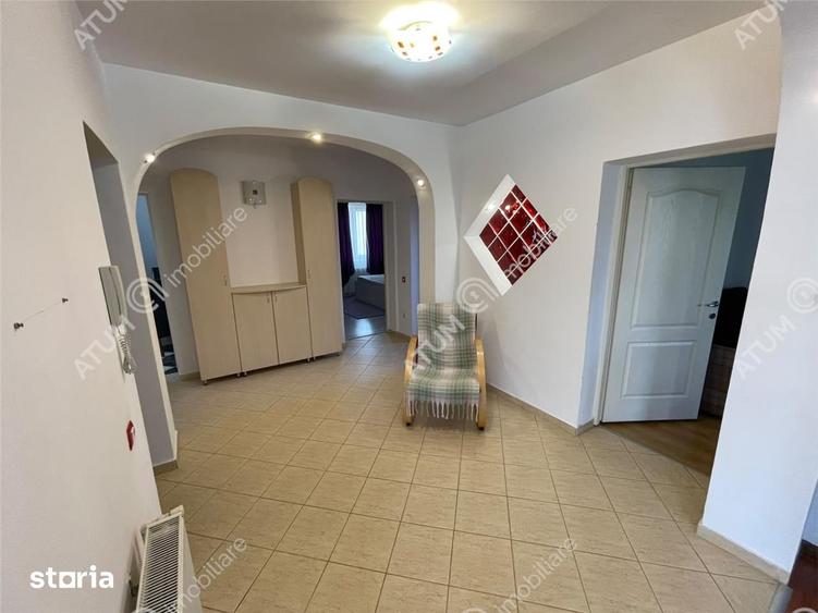 Apartament cu 3 camere decomandat, mobilat în Turnișor