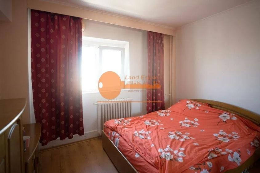 Apartament cu 4 camere semidecomandat, mobilat în Rahova