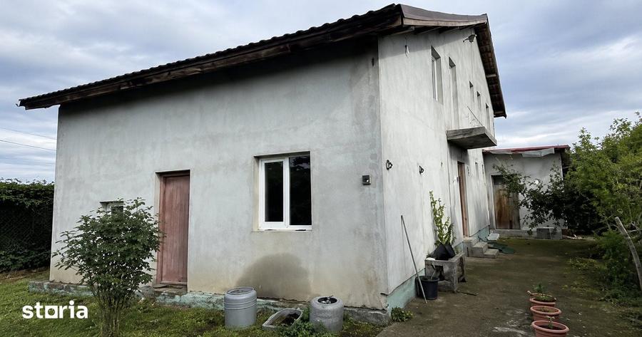 Casă cu 6 camere cu Teren 1293 Mp în Butimanu