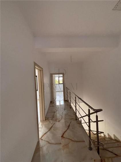 Duplex cu 5 camere cu Canalizare în Moșnița Nouă