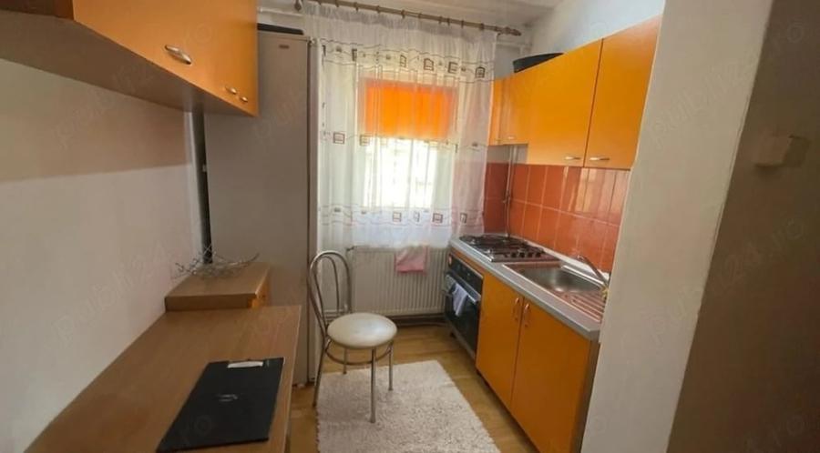 Garsonieră decomandată în Central