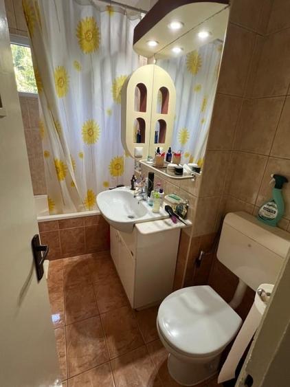 Apartament cu 3 camere semidecomandat, mobilat în Astra