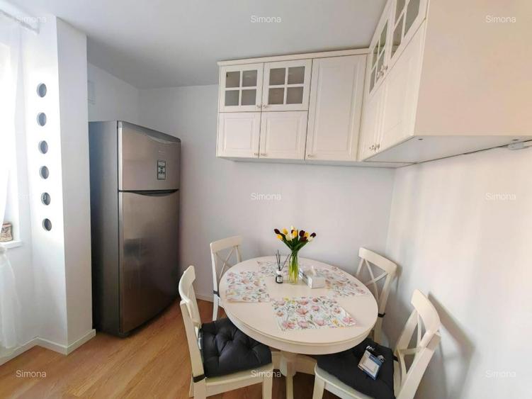 Apartament cu 3 camere semidecomandat, mobilat în Grivița