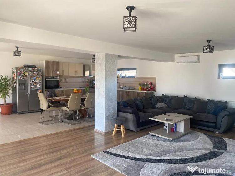 Casă cu 4 camere cu Teren 1200 Mp în Țintea