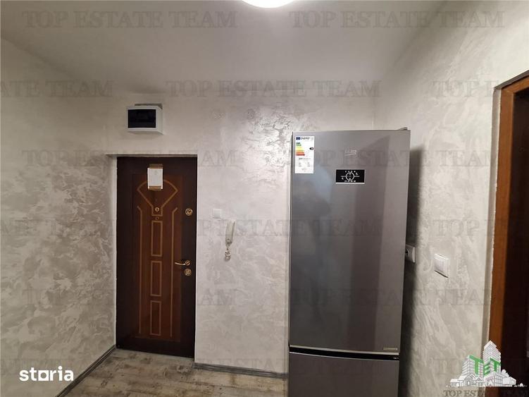 Apartament cu 2 camere semidecomandat în Independenței