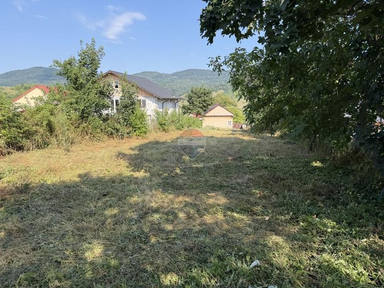 Casă individuală cu 3 camere cu Teren 900 Mp în Soveja