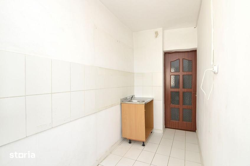 Garsonieră decomandată în Decebal