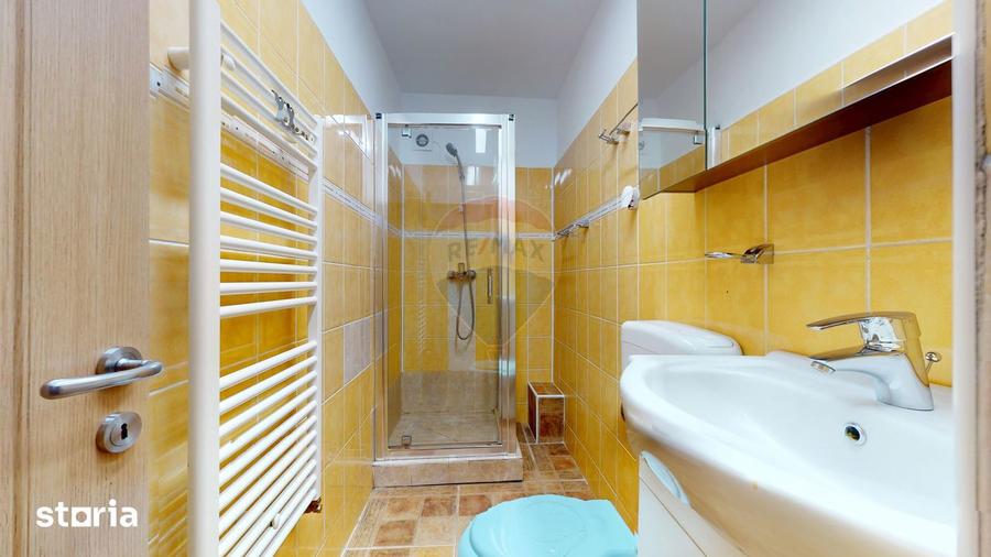 Apartament cu 4 camere, mobilat în Central