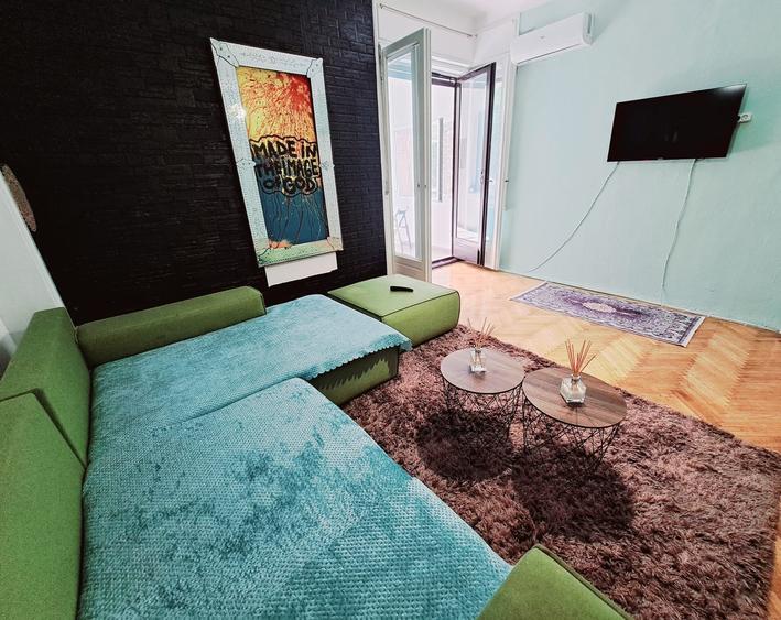 Apartament cu 2 camere semidecomandat în P-ța Romană