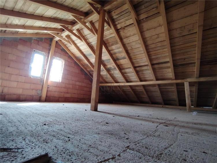 Duplex cu 3 camere cu Canalizare în Urseni