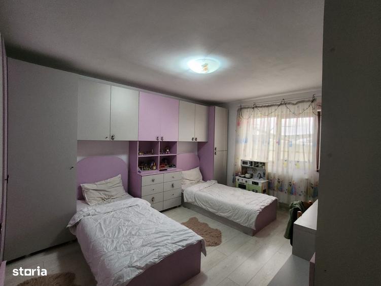 Casă cu 4 camere cu Teren 1000 Mp în Șerbănești