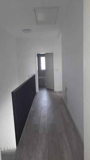 Apartament cu 3 camere decomandat în Moșnița Veche