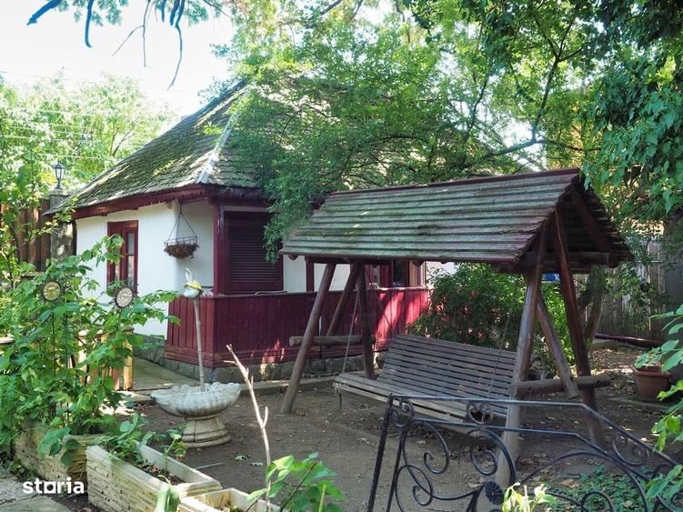 Casă cu 4 camere cu Teren 1798 Mp în Izvorani