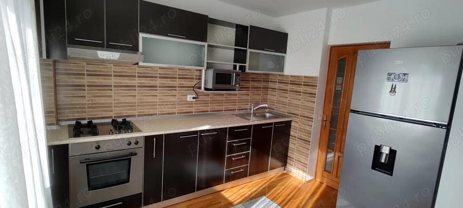 Apartament cu 3 camere decomandat în Nerva Traian