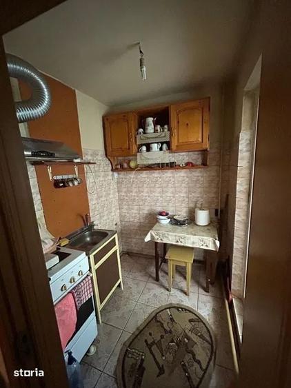 Apartament cu 2 camere semidecomandat în Craiovița Nouă — fotografia 3