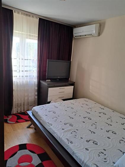 Apartament cu 3 camere decomandat în Baza 3