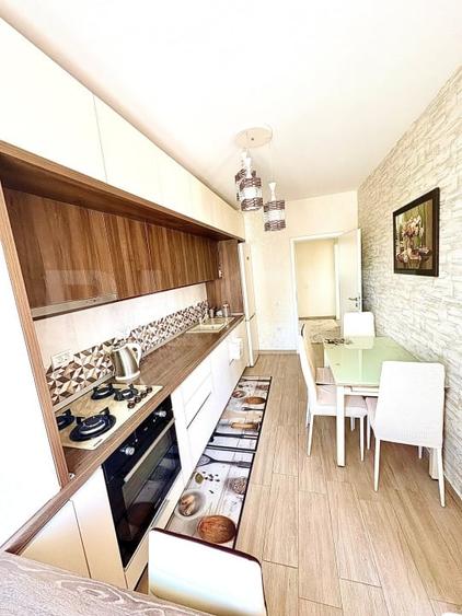 Apartament cu 2 camere decomandat, mobilat în Tractorul