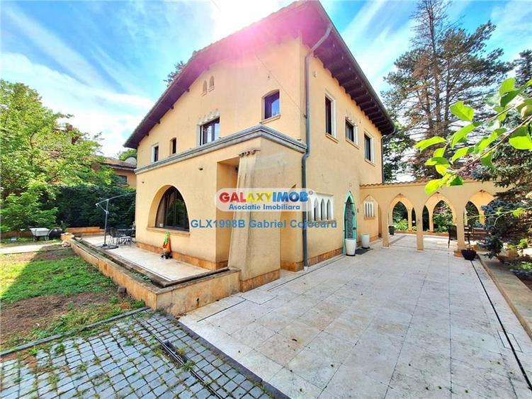 Casă cu 5 camere cu Teren 4043 Mp în Snagov