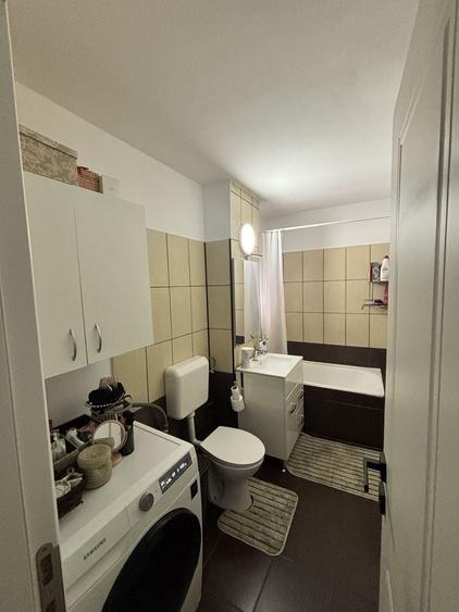 Apartament cu 4 camere decomandat în Exterior Vest