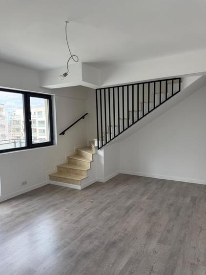 Apartament cu 4 camere decomandat în Unirii