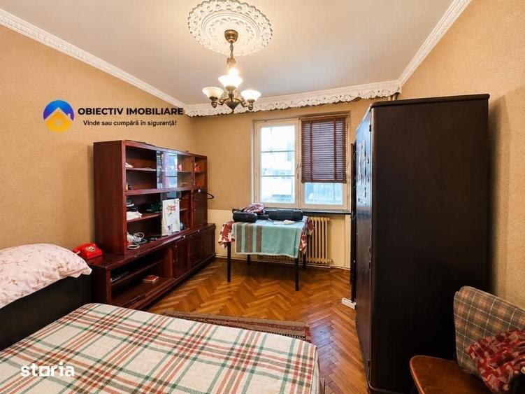 Apartament cu 4 camere semidecomandat în Dărmănești