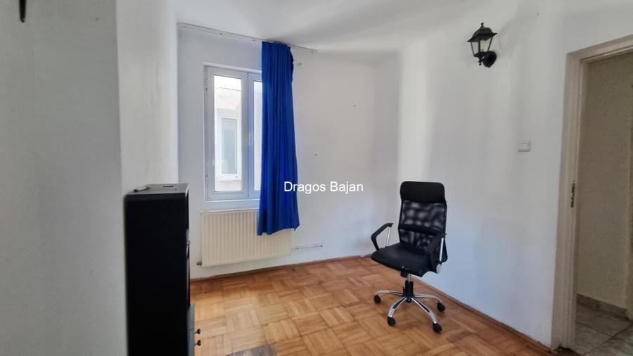 Apartament cu 4 camere decomandat în Armeneasca