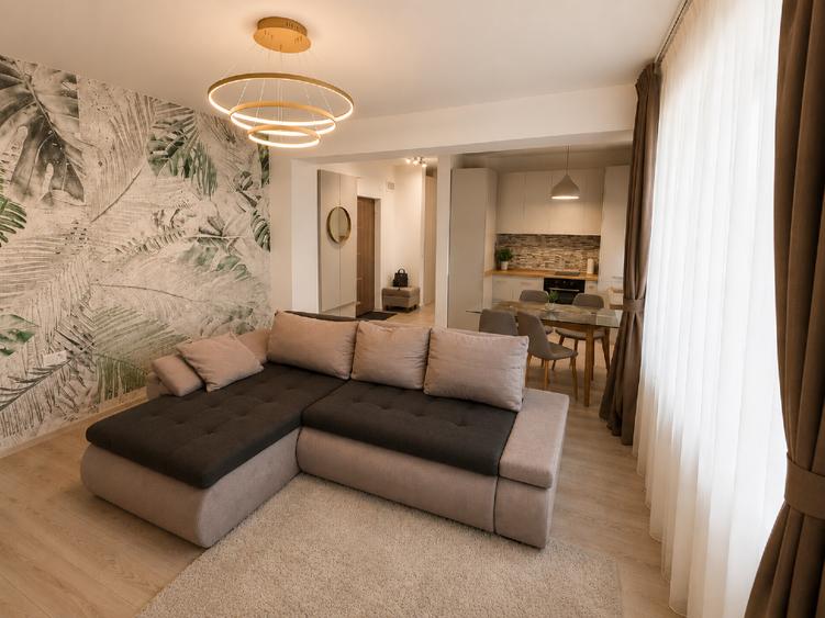 Apartament cu 2 camere decomandat, mobilat în Central