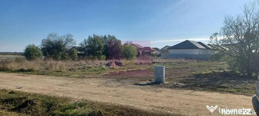 Teren de 6293 mp, în Săbăreni